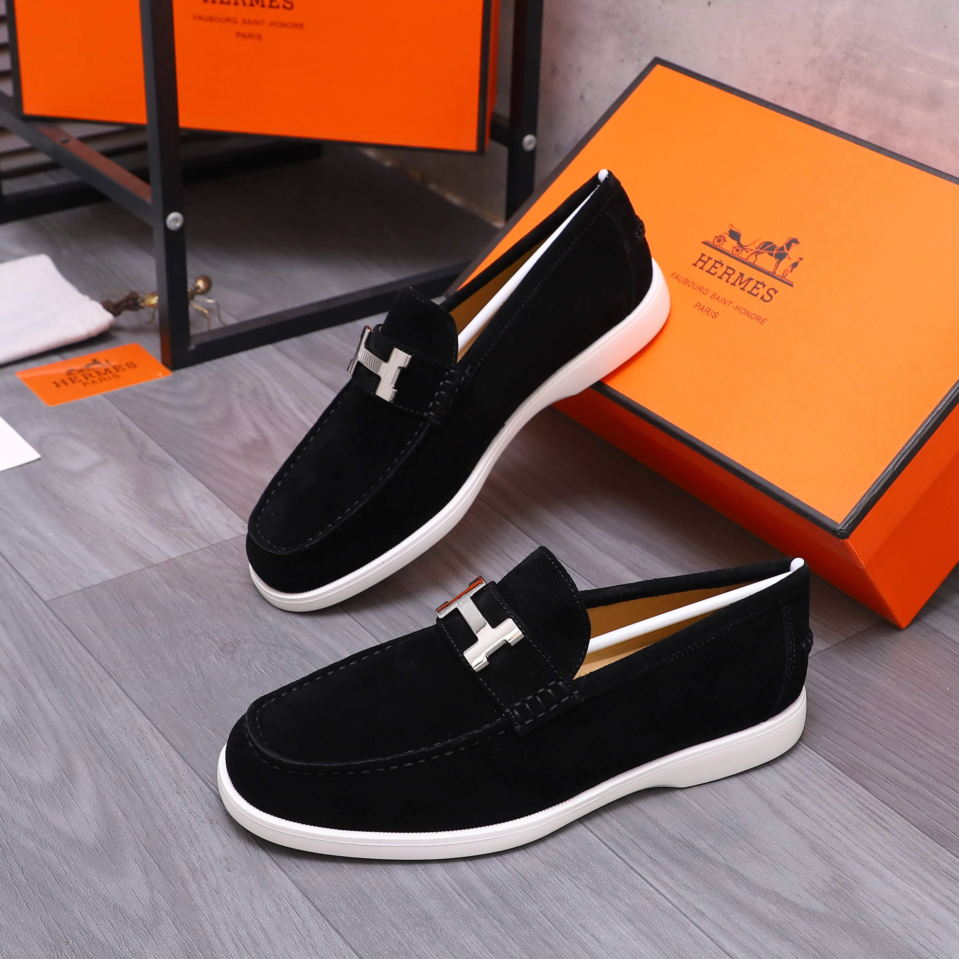 Men's shoes 💰p560 Product trademark: HERMES "Hermès" casual slip-on men's shoes. Regular size: 38-46 (45.46 is custom-made and non-refundable) Product materials: Selected frosted cowhide upper, cowhide lining, original foam rubber ultra-light sole